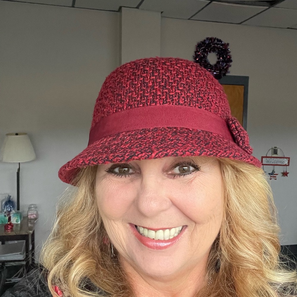 Meet your Posher, Earlene